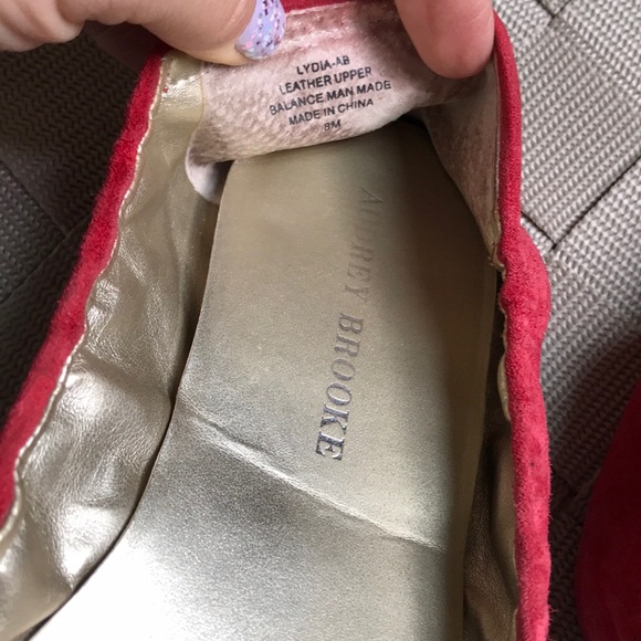 // SOLD // Red suede flats - Picture 5 of 6